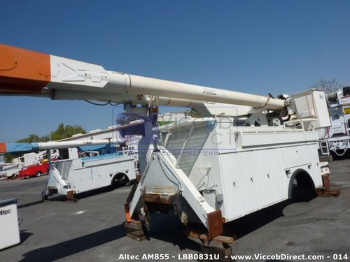 Lift Boom Altec AM855 60 ft (Used) | Two Buckets
